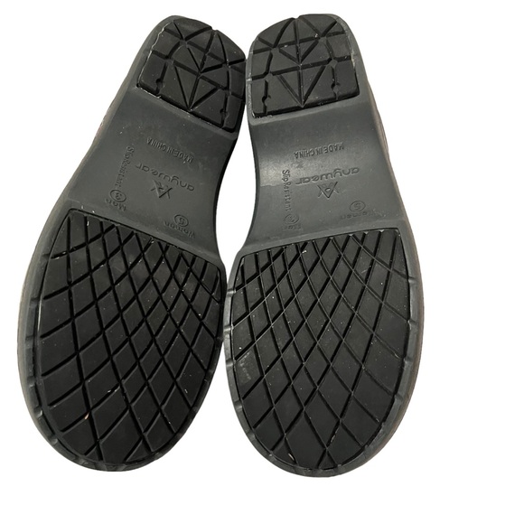 Anywhere Women’s Black Clogs With Hearts and Flowers Size 5 - Picture 5 of 6